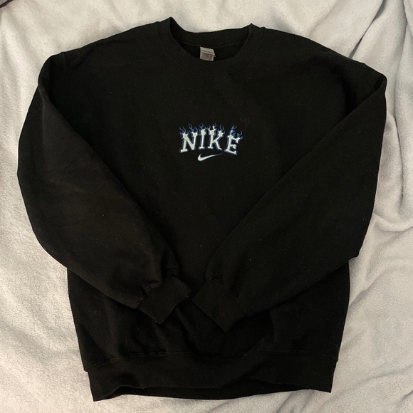 Crew neck - Picture 1 of 2